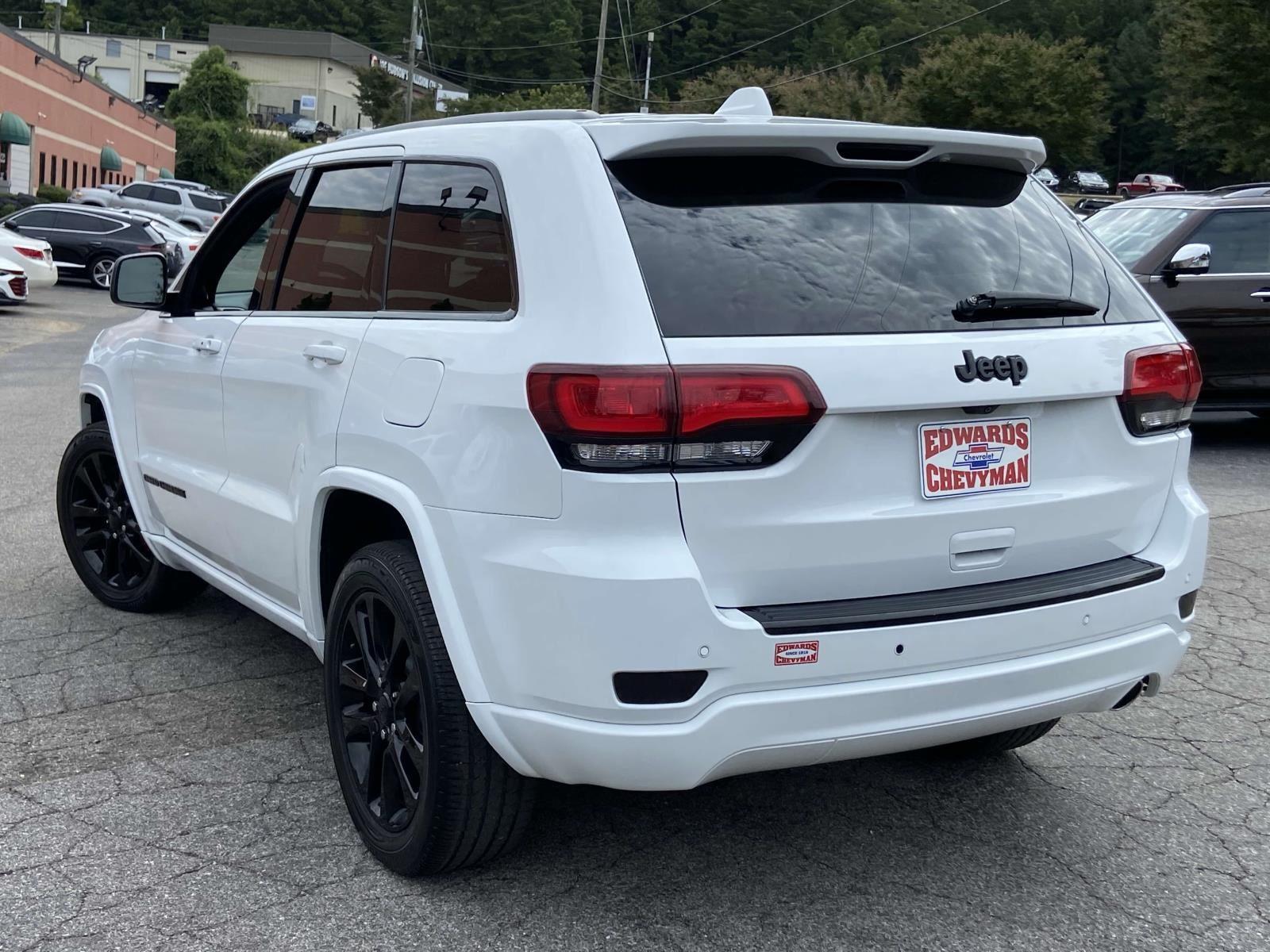2018 Jeep Grand Cherokee Altitude photo 21