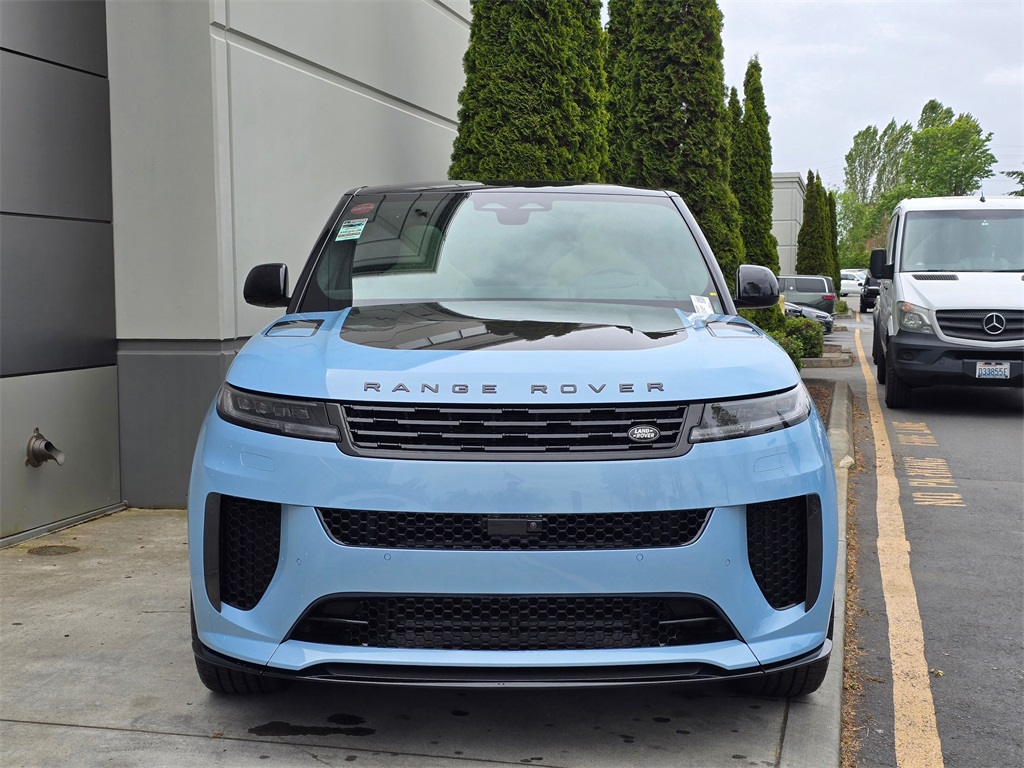 2025 Land Rover Range Rover Sport photo 3