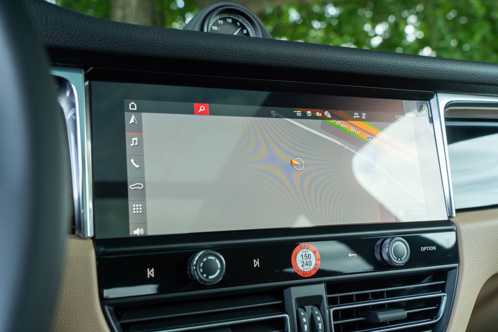 2025 Porsche Macan Base photo 26