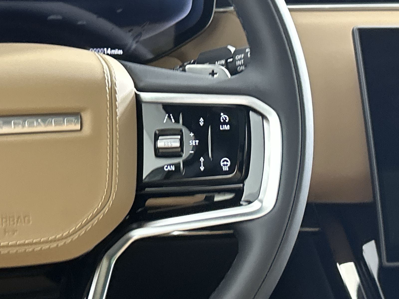 2025 Land Rover Range Rover Sport SE photo 13