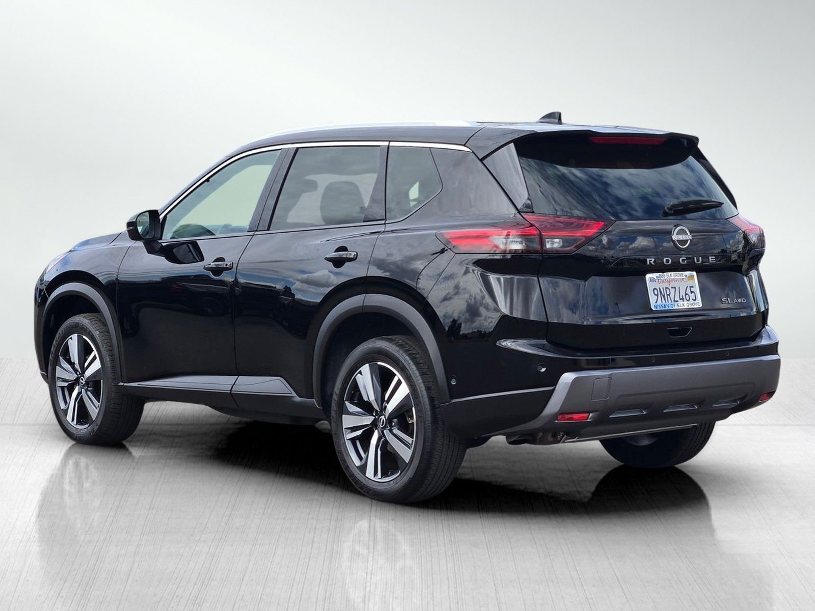2024 Nissan Rogue SL photo 7