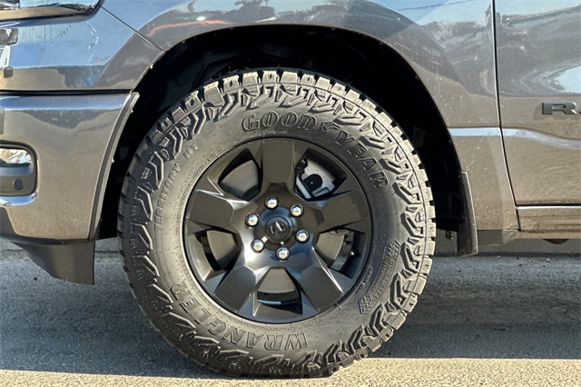2025 Ram 1500 Tradesman photo 9