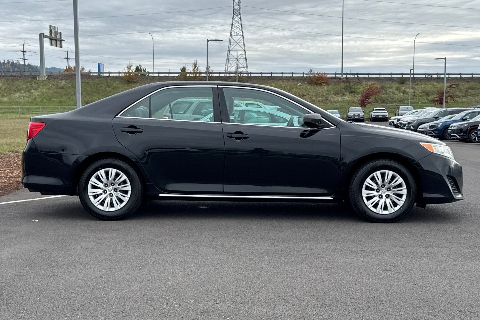 Used 2013 Toyota Camry SE with VIN 4T4BF1FK0DR297194 for sale in Eugene, OR