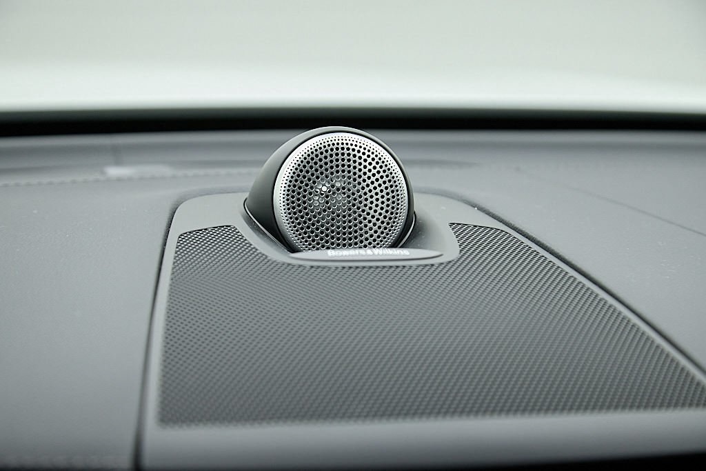 2023 VOLVO XC60 - Image 17