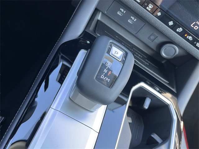 2025 Mitsubishi Outlander SE photo 17