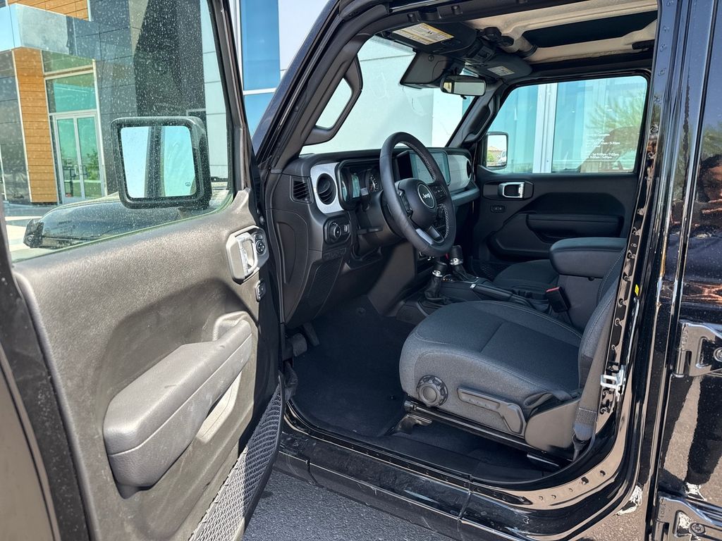 2025 Jeep Wrangler Sport S photo 5