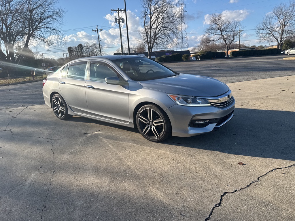 2017 Honda Accord Sport photo 2