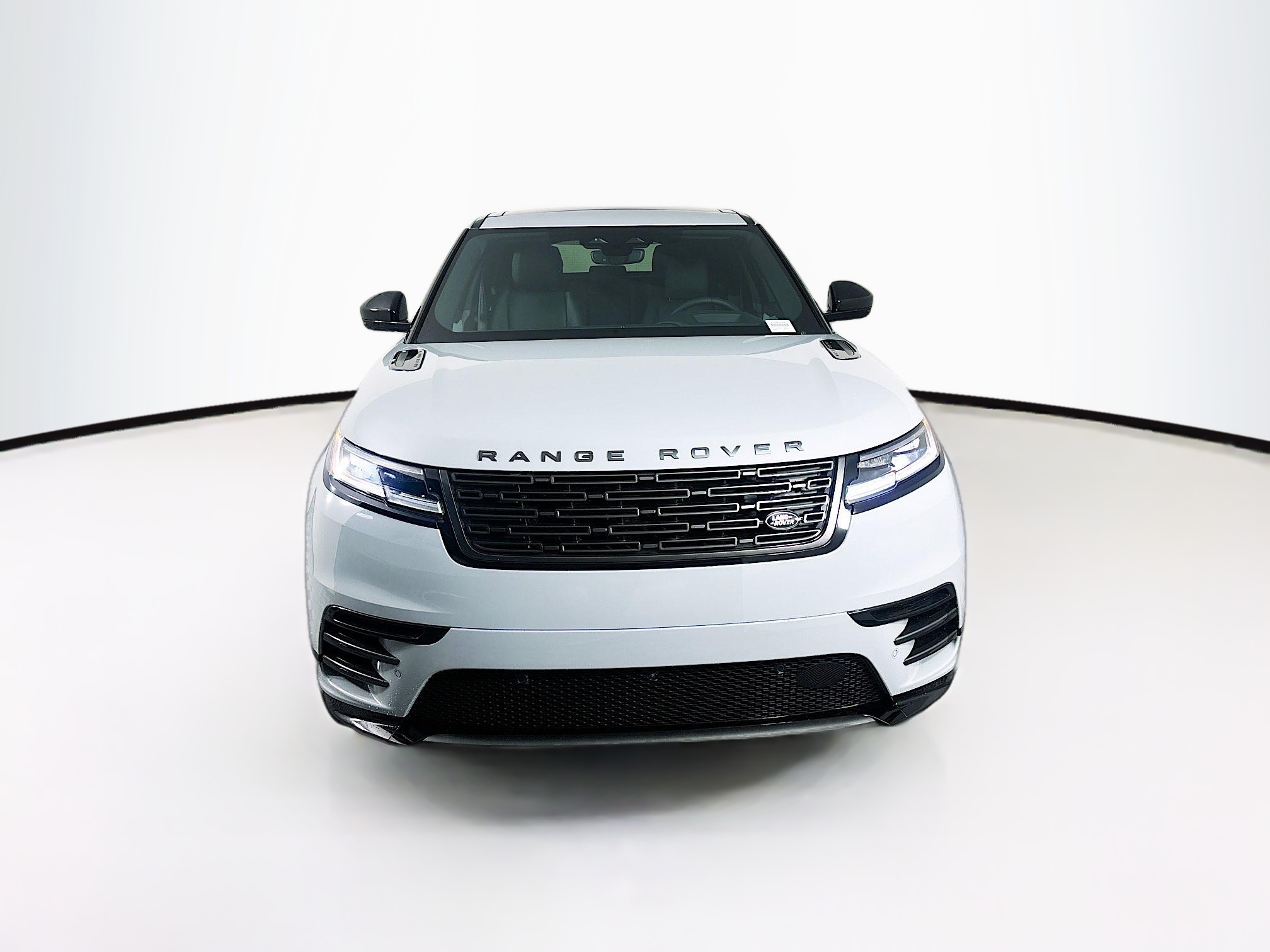 2026 Land Rover Range Rover Velar SE photo 2
