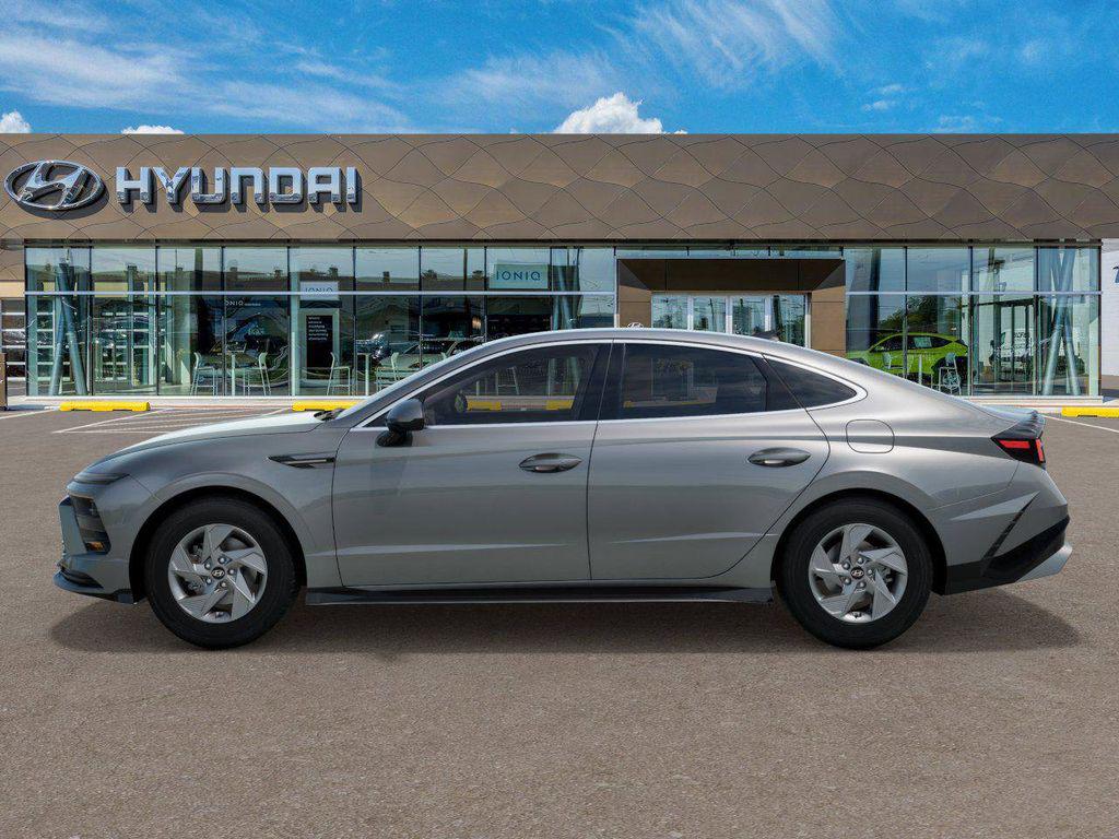 2025 Hyundai Sonata SE photo 3