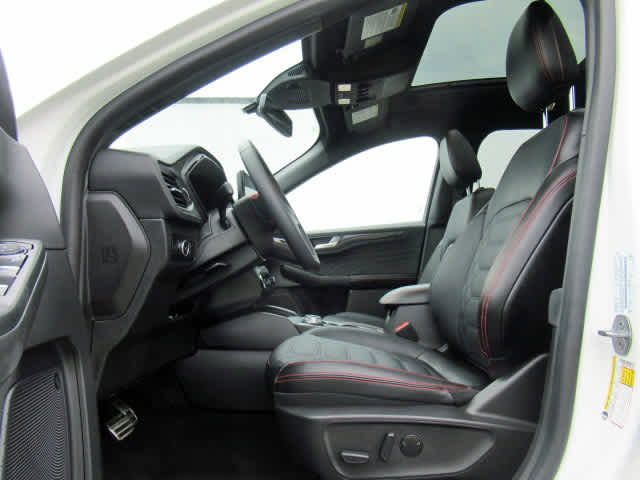 2023 Ford Escape ST-Line Elite photo 3