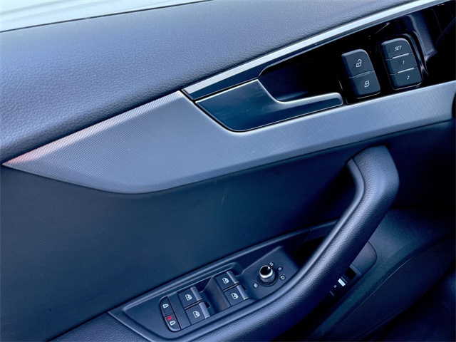 2025 Audi A5 45 S line Premium Quattro photo 4