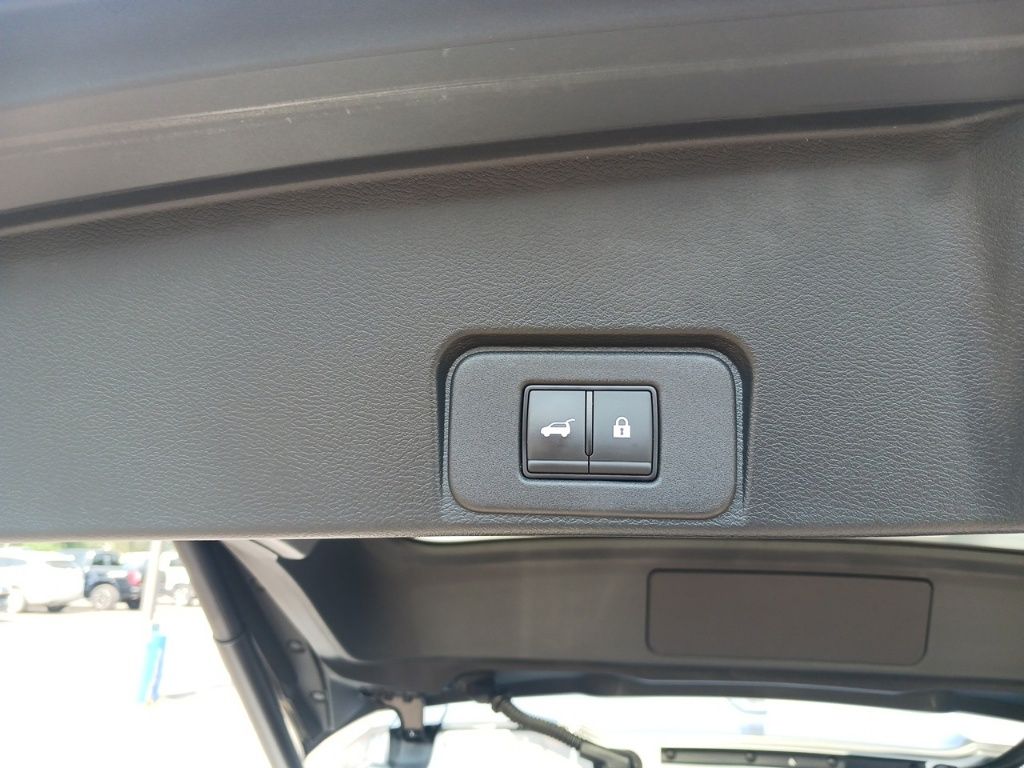 2024 Nissan Rogue SV photo 18