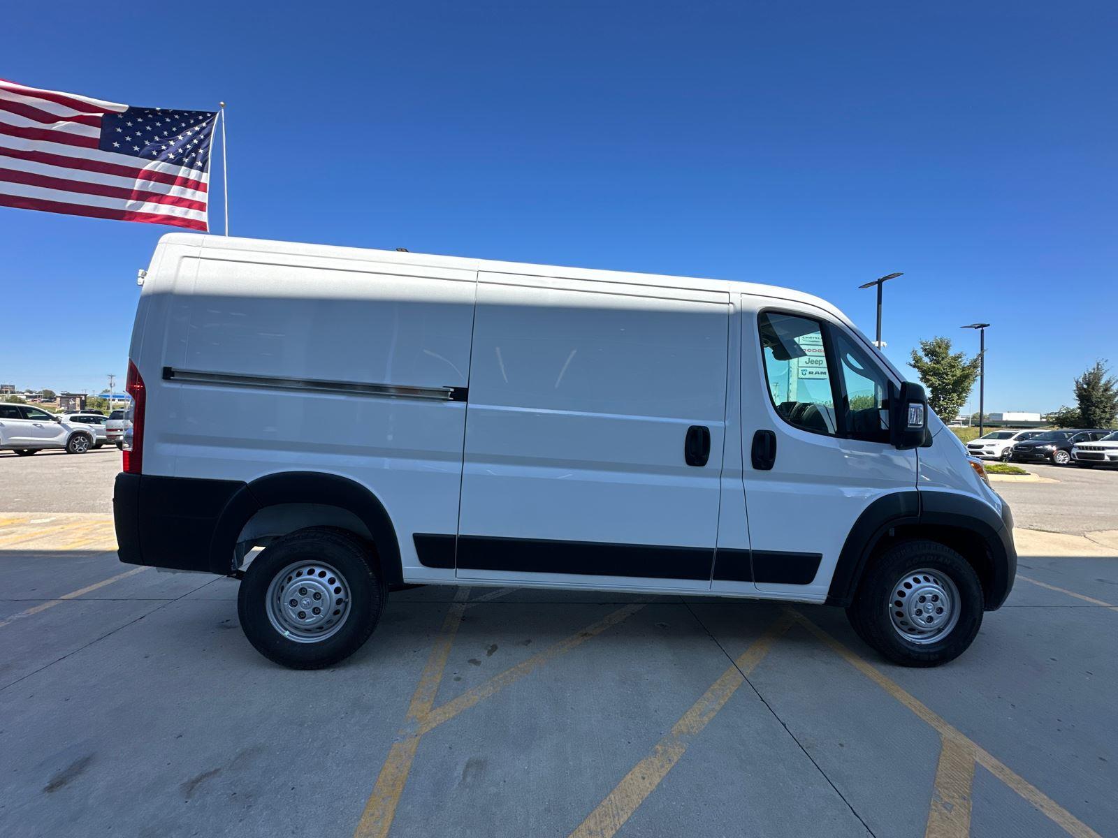 2026 Ram ProMaster 1500 photo 4
