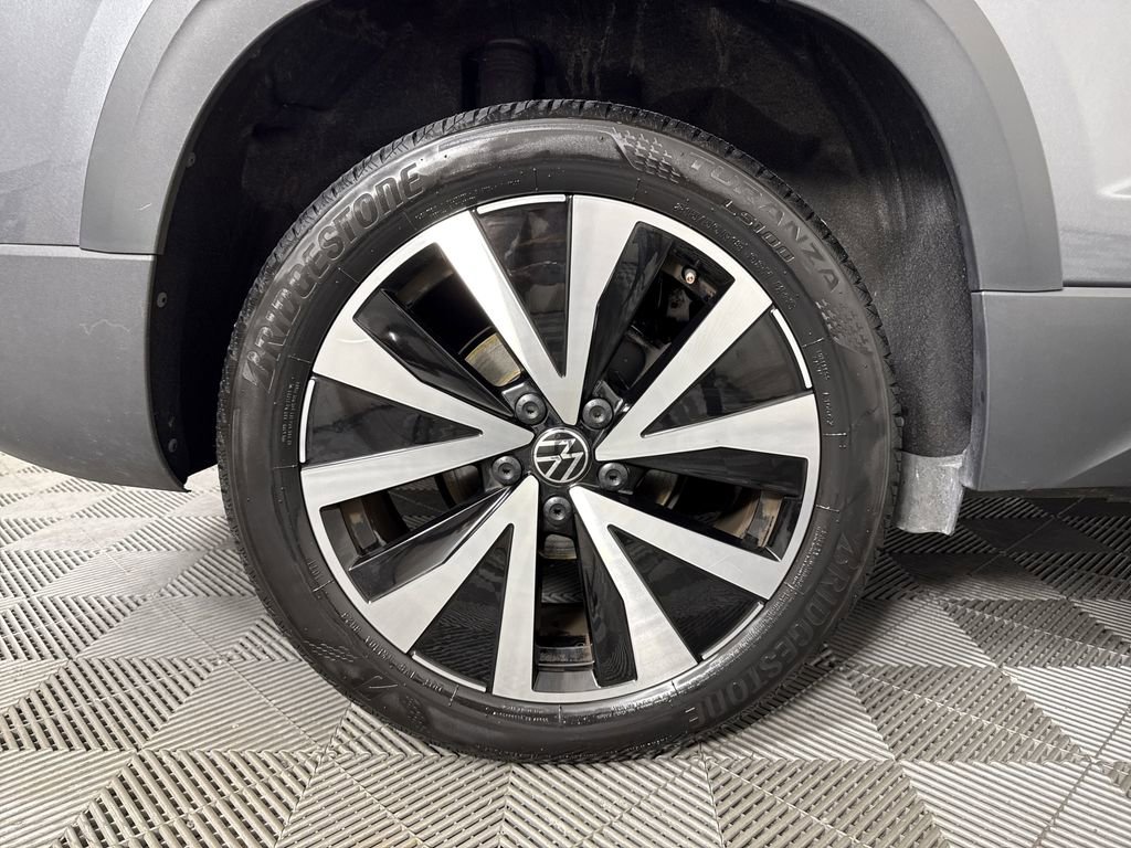 2024 Volkswagen Taos SE photo 13