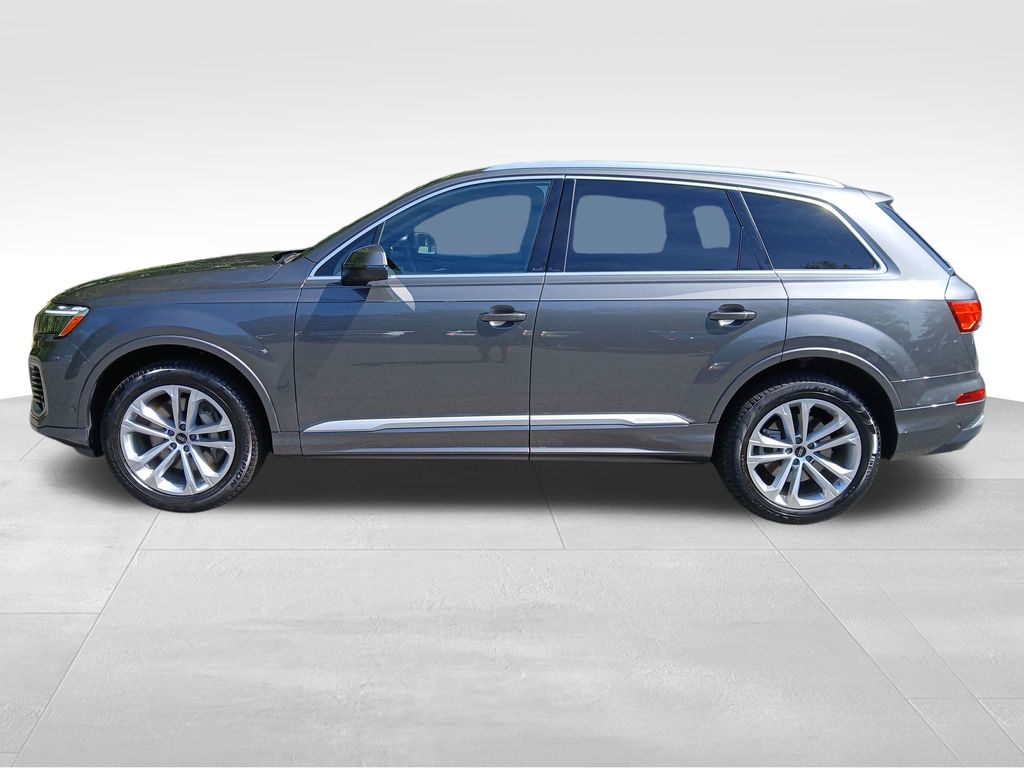 2025 Audi Q7 55 Premium Plus photo 2