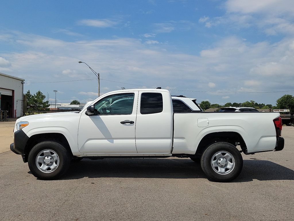 2023 Toyota Tacoma SR photo 3