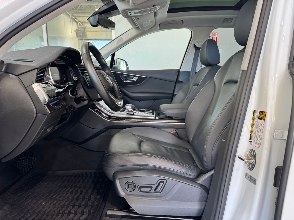 2022 Audi Q7 55 Premium Plus photo 21