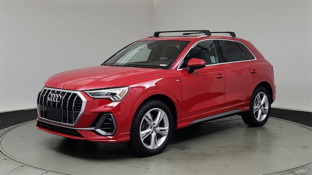 2022 Audi Q3 S line Premium Plus photo 3
