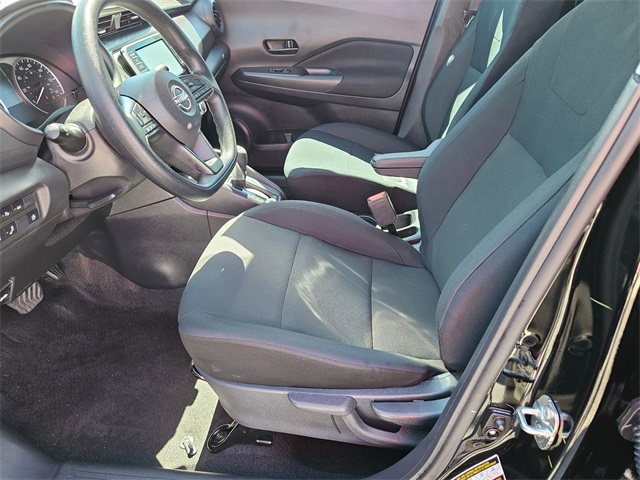 2025 Nissan Kicks Play S photo 10