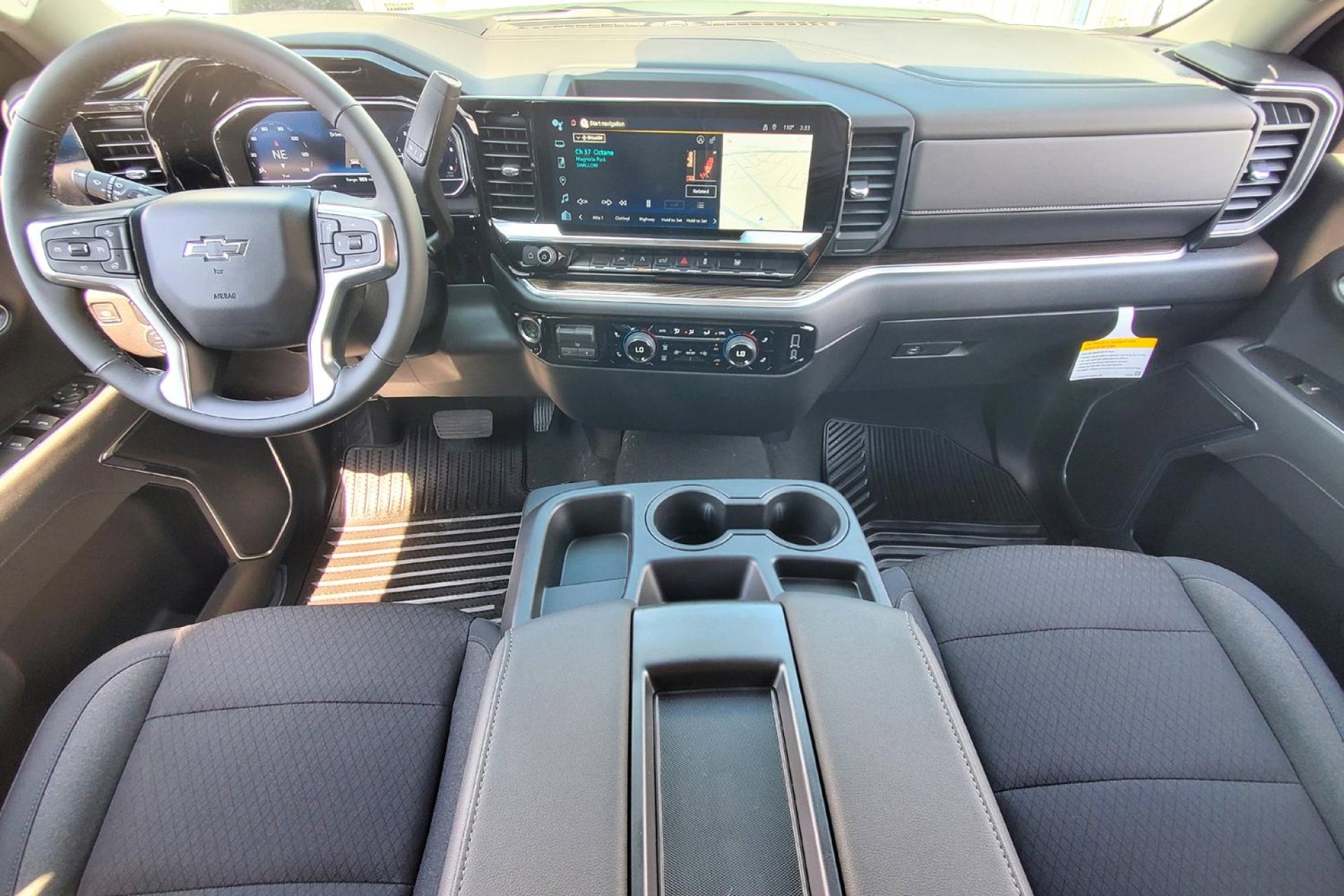 2025 Chevrolet Silverado 1500 RST photo 15