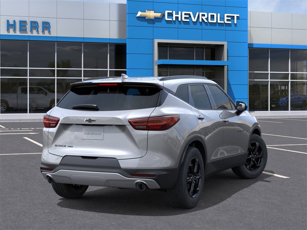 2025 Chevrolet Blazer 2LT photo 2