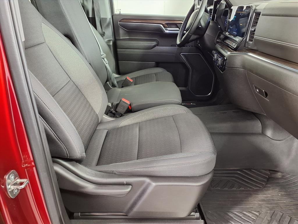 2023 Chevrolet Silverado 1500 LT photo 7