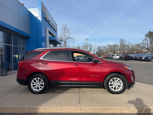Used 2018 Chevrolet Equinox LT with VIN 2GNAXSEV3J6260473 for sale in Cheshire, CT