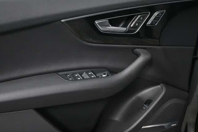 2017 Audi Q7 3.0T Premium Plus photo 6
