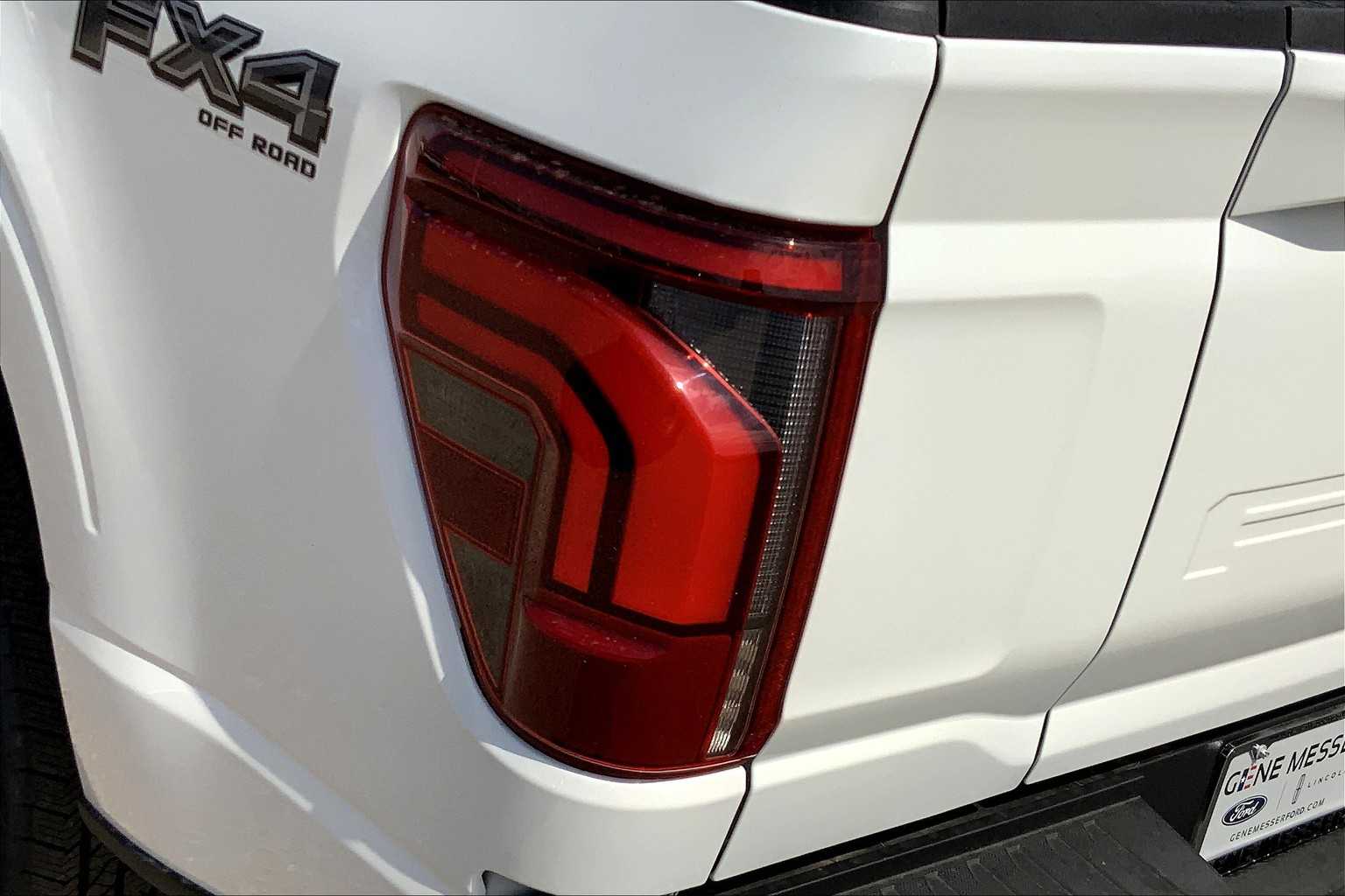 2025 Ford F-150 Platinum photo 14