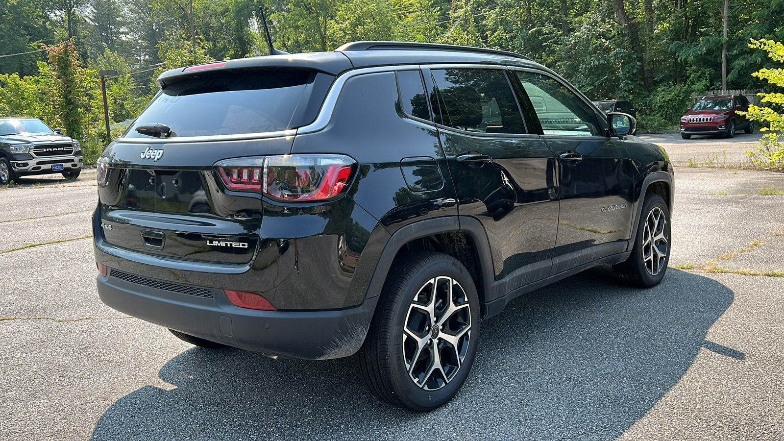 2025 Jeep Compass Limited photo 3