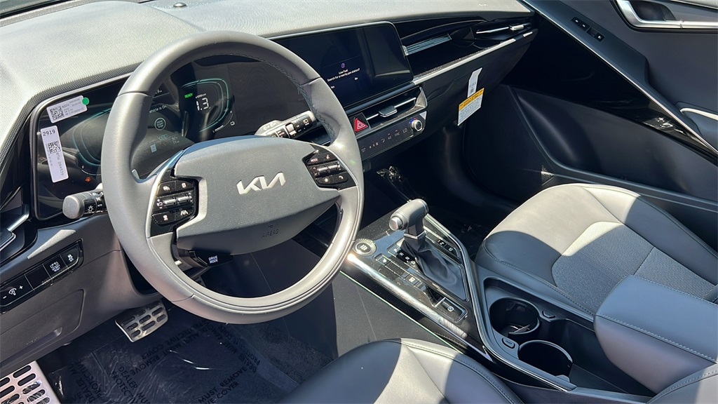 2025 Kia Niro EX Touring photo 17