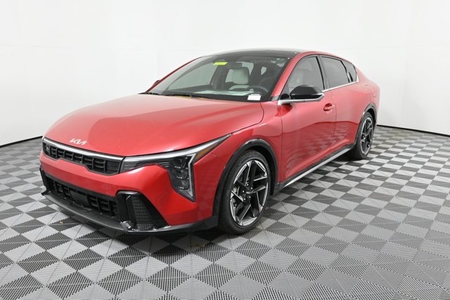 2025 Kia K4 GT-Line photo 2