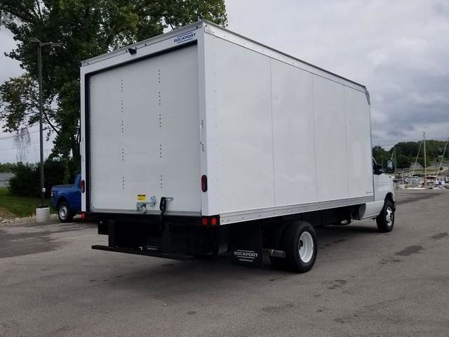 2026 Ford E-450 photo 3