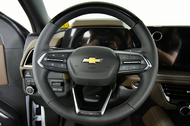 2026 Chevrolet Suburban High Country photo 2