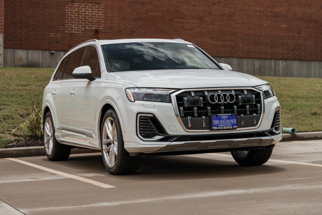 2025 Audi Q7 Premium Plus