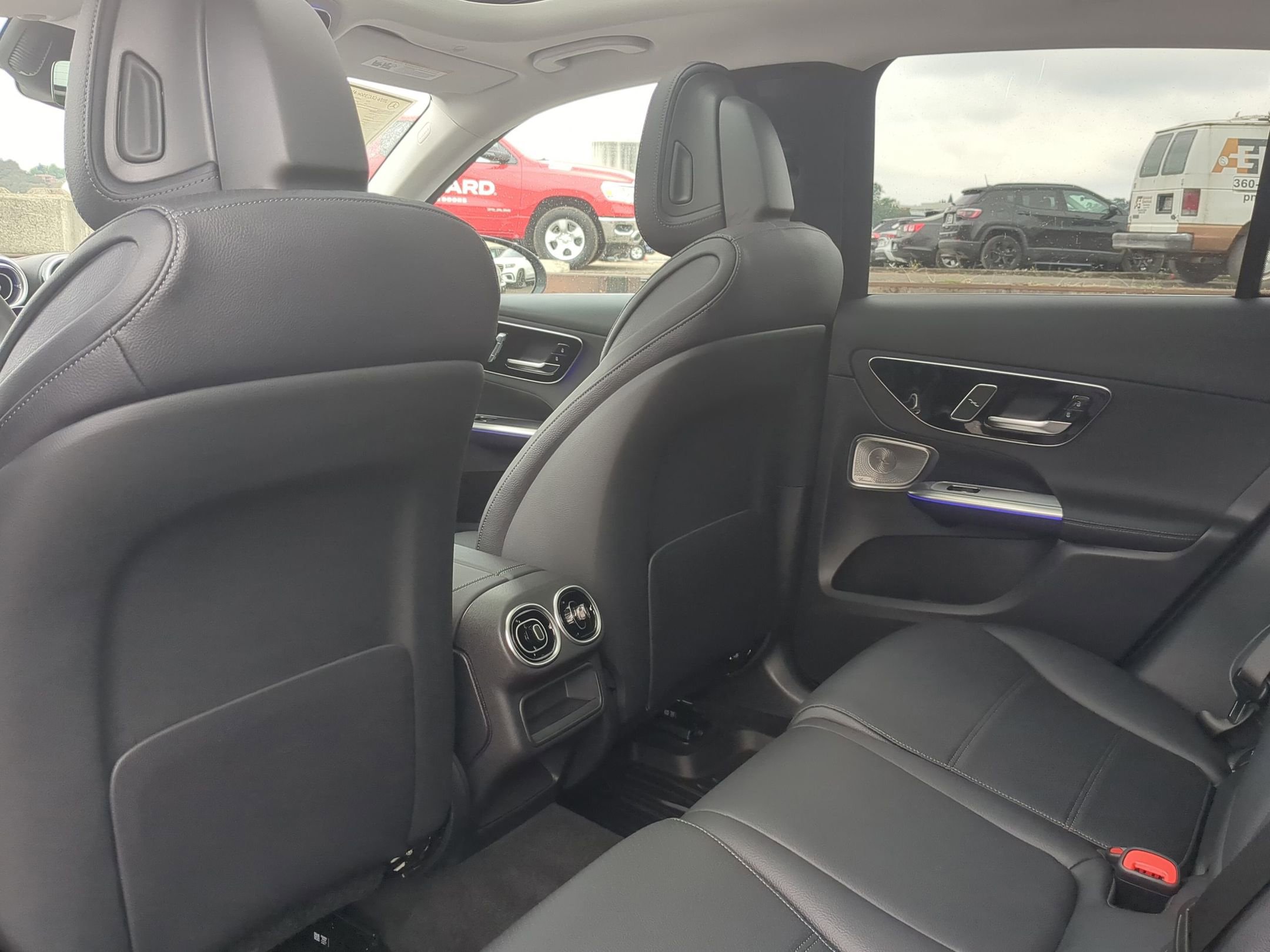 2026 Mercedes Benz GLC 350e 4MATIC photo 9