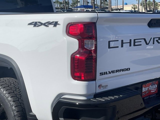 2025 Chevrolet Silverado 2500HD Custom photo 10