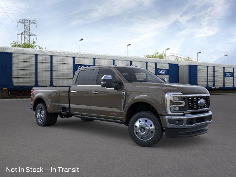 2026 Ford F-450 photo 3