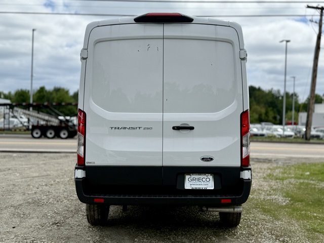 2025 Ford Transit Cargo Van photo 4