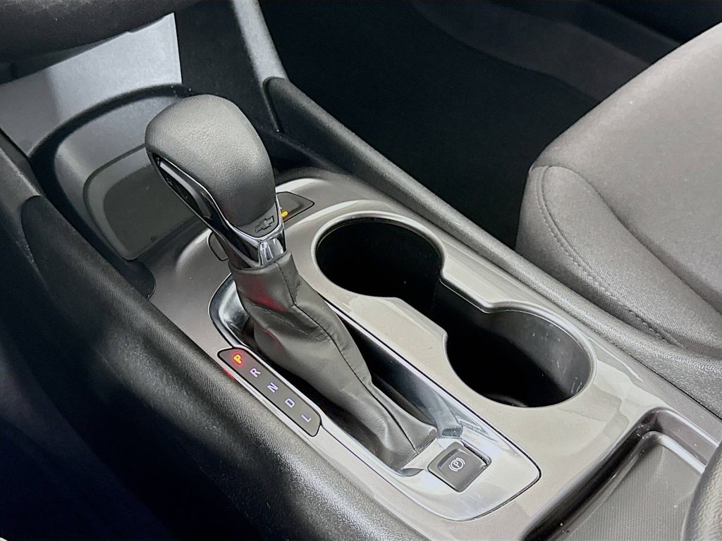 2024 Chevrolet Malibu LS photo 13