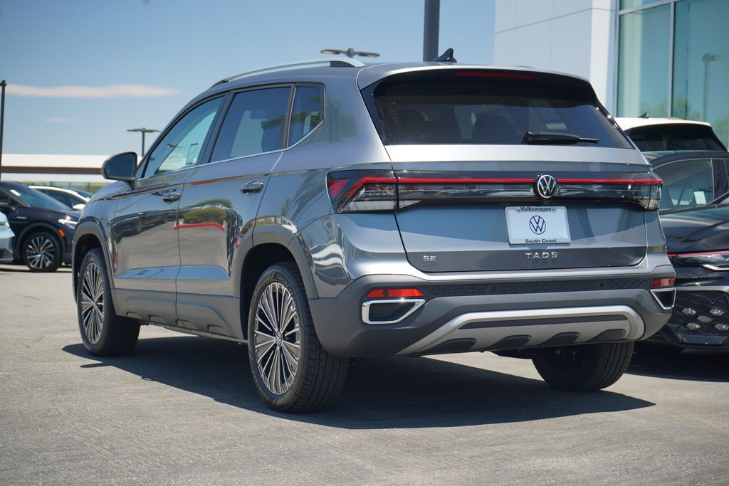 2025 Volkswagen Taos SE photo 2