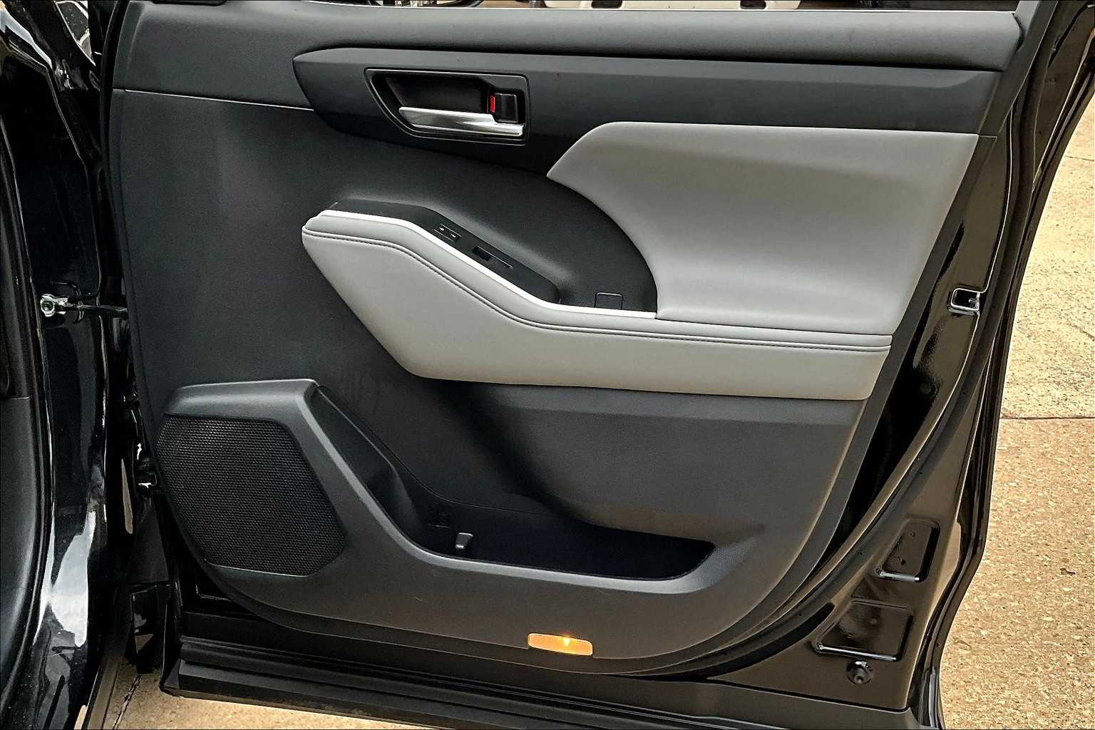 2021 Toyota Highlander Hybrid XLE photo 13