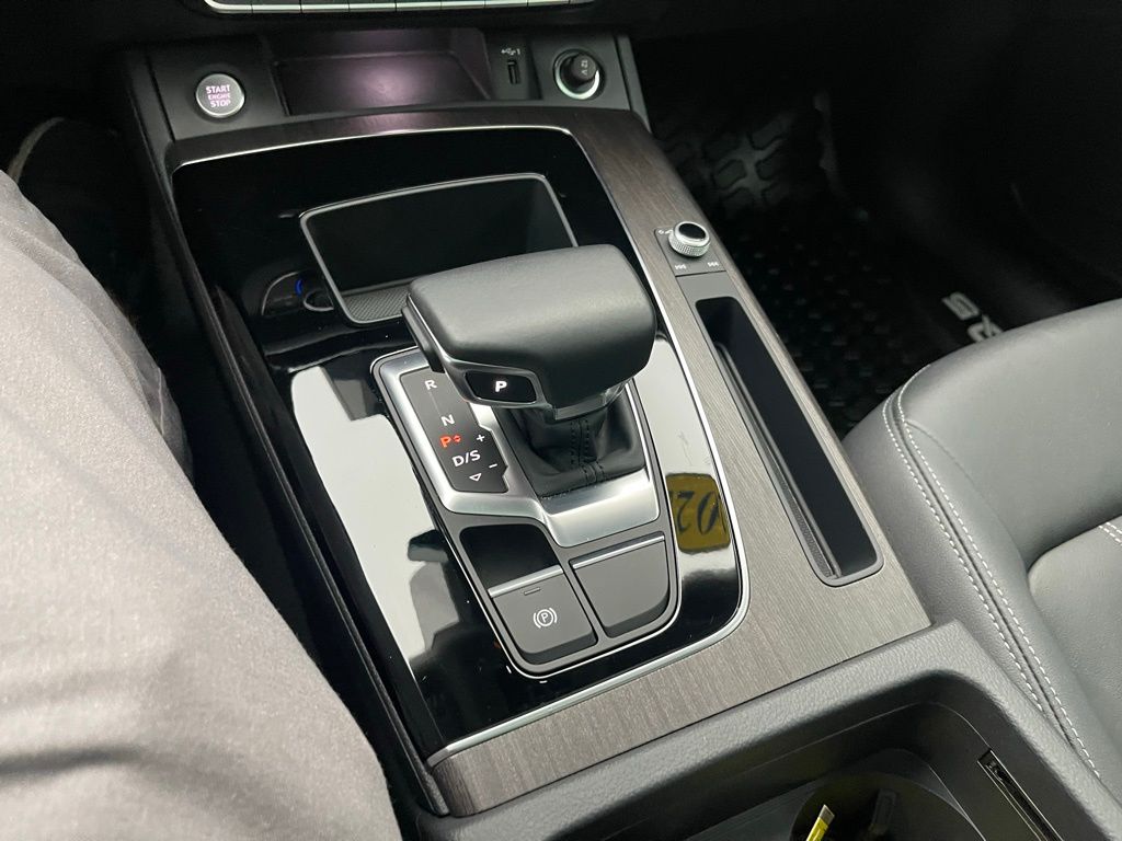 2022 Audi Q5 45 S line Premium photo 25