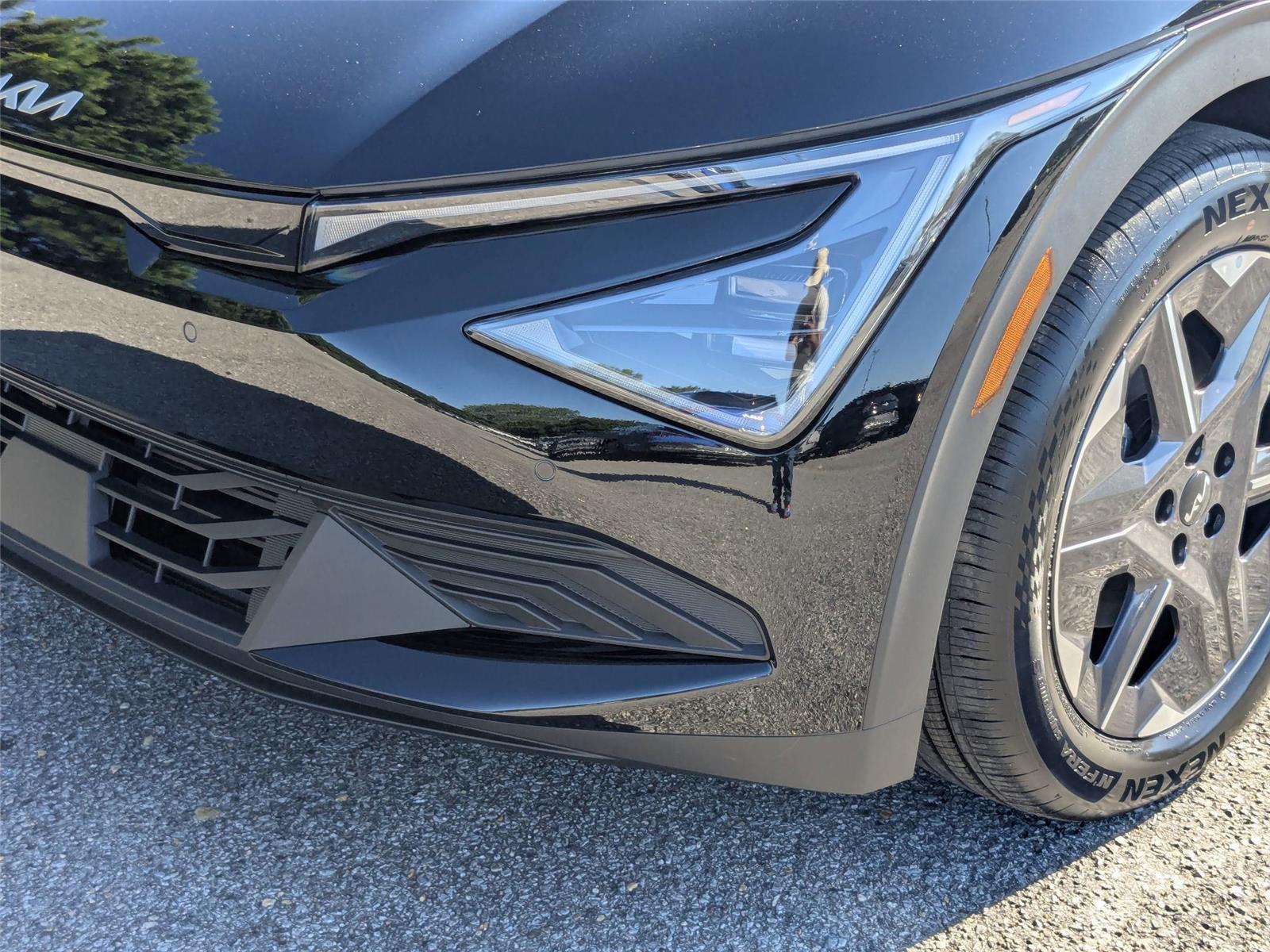 2025 Kia EV6 Light photo 2