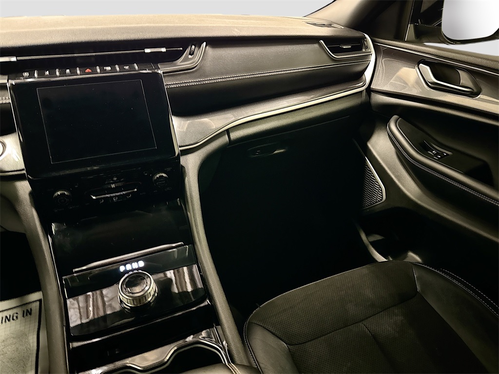 2021 Jeep Grand Cherokee Altitude photo 8