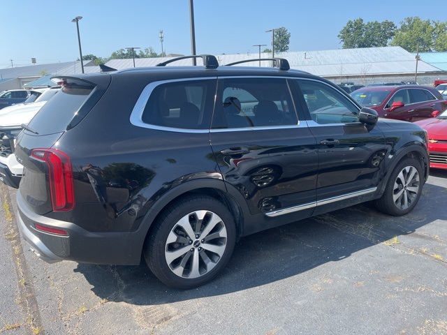 2022 Kia Telluride EX photo 2