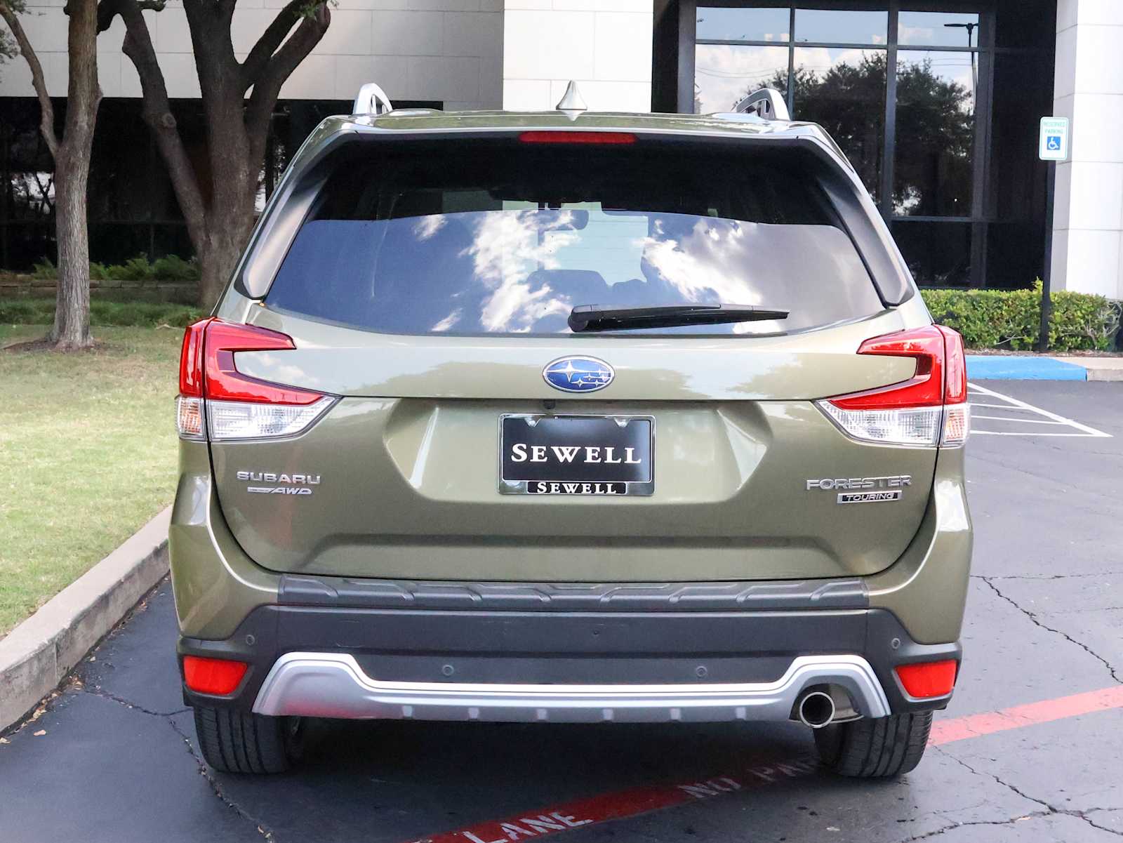 2022 Subaru Forester Touring photo 3