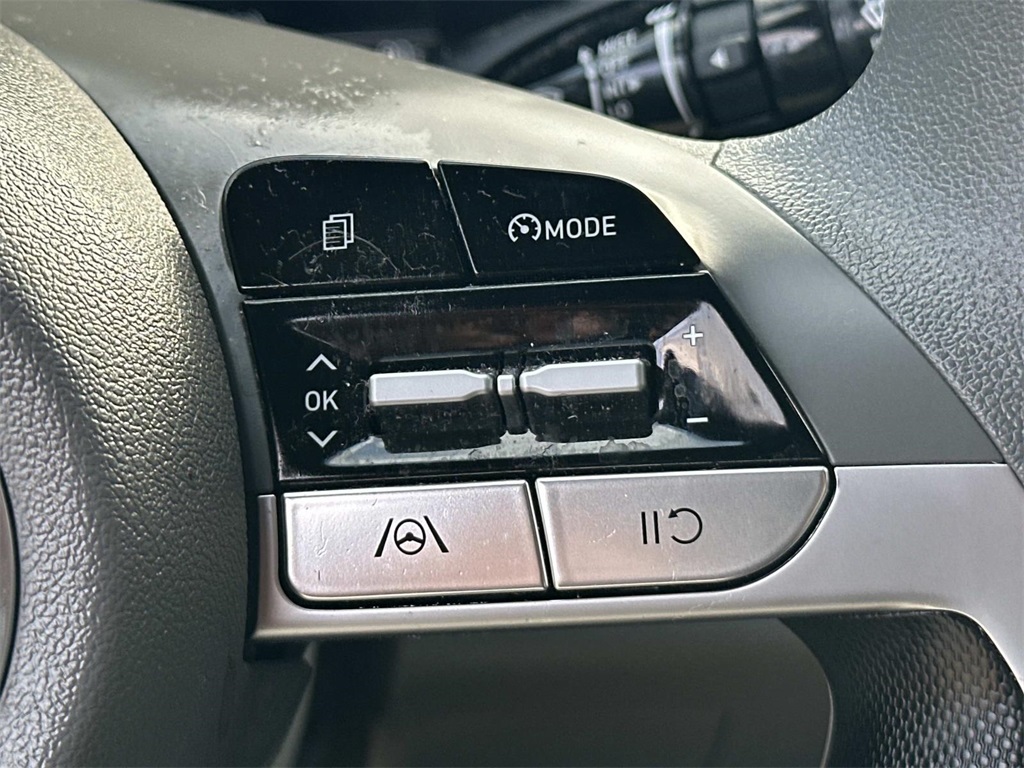 2023 Hyundai Elantra SEL photo 20