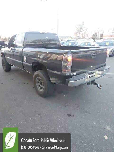 2002 Chevrolet Silverado 1500 photo 2