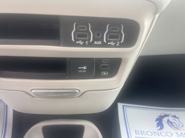 2022 Chrysler Pacifica Touring L photo 17